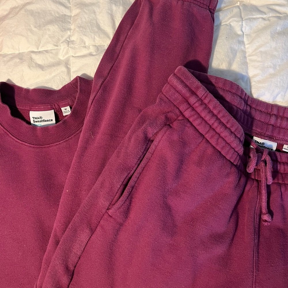 aritzia tna sweatset